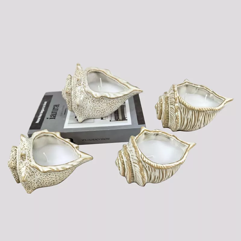 Candelabro de concha de cerámica