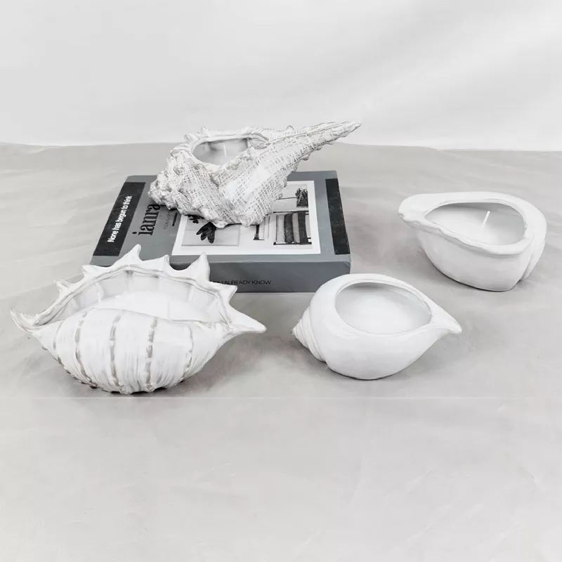 Candelabro de concha de cerámica