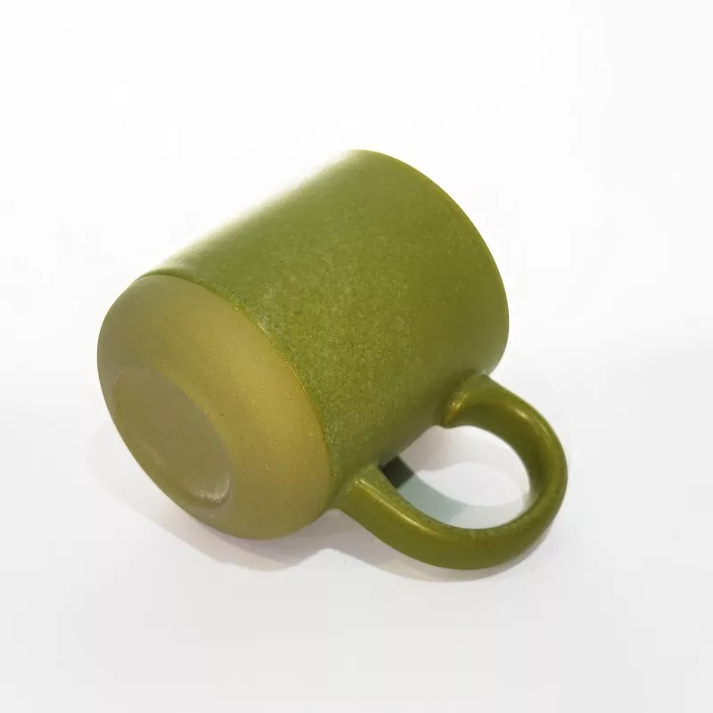 Taza verde de viaje de cerámica moderna y sencilla